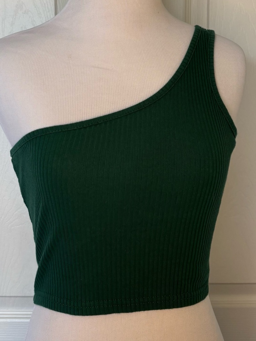 SHEIN Dark Green One-Shoulder Ribbed Crop Top